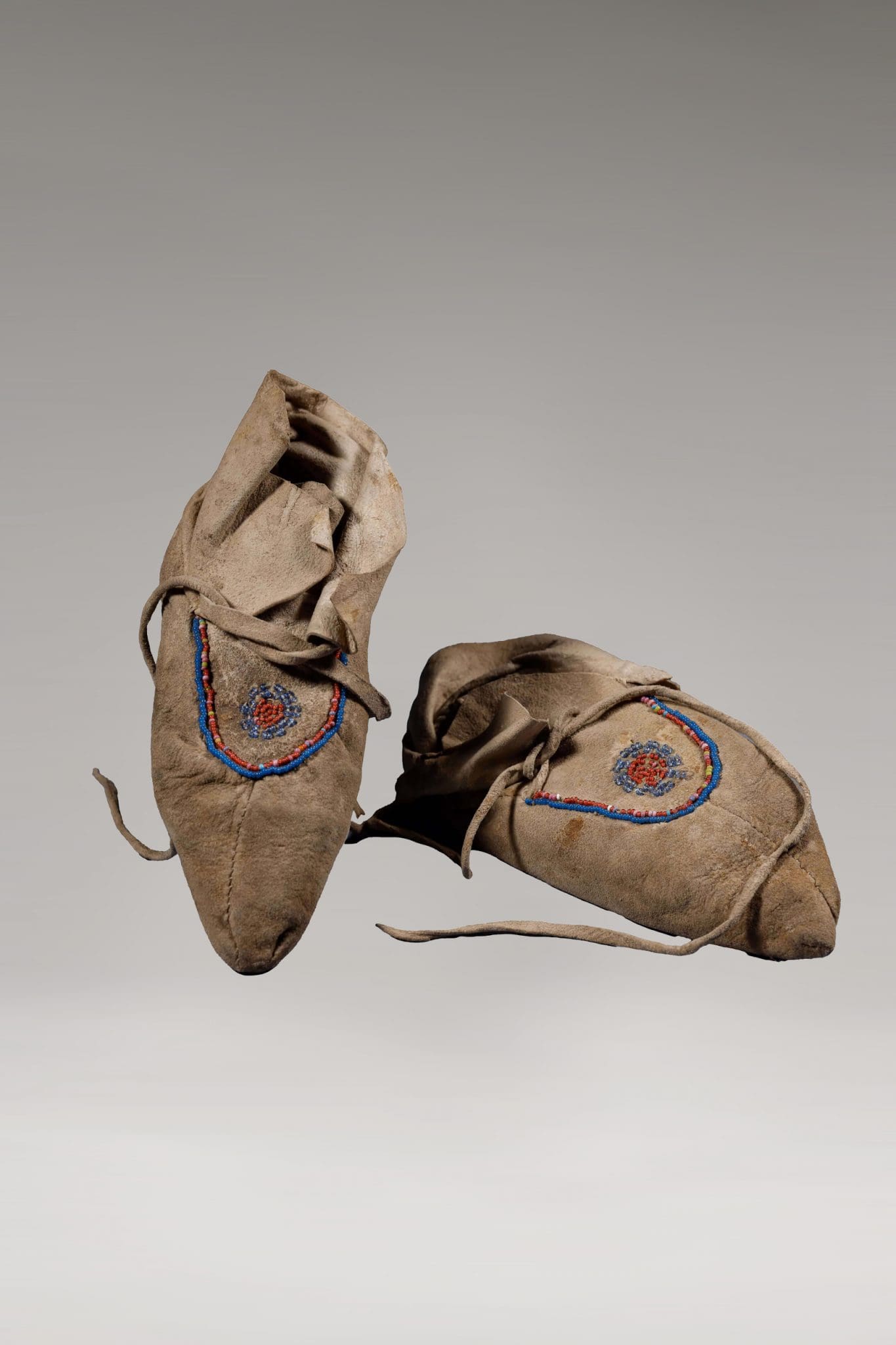 Par de Mocasines Sioux <br>"Sioux, Dakota del Norte/Sur - 1800 d.C. "