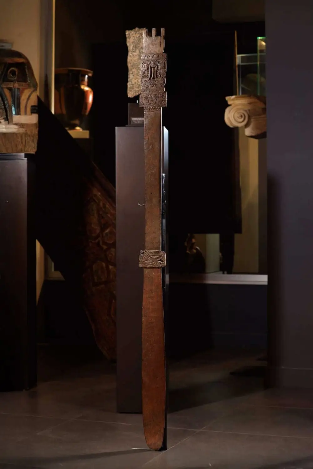 Espátula de madera<br>"Papua Nueva Guinea, primera mitad del siglo XX"
